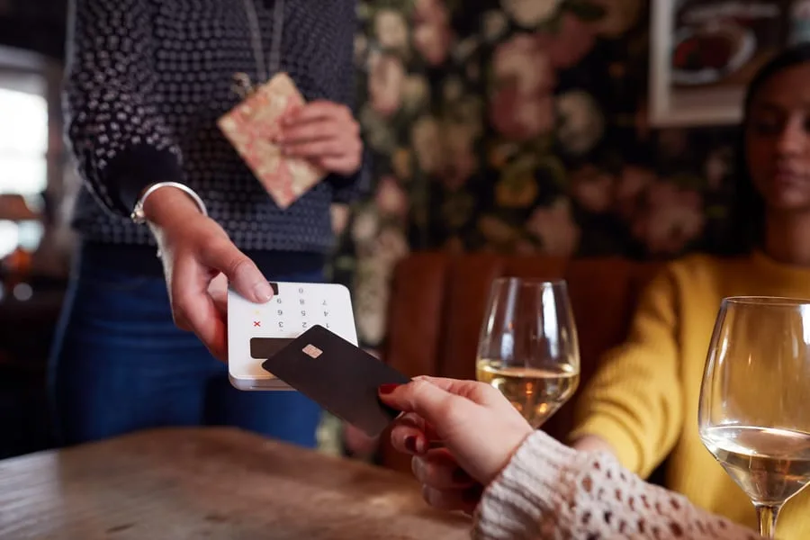 Nine reasons why your restaurant should go cashless (and three reasons against)